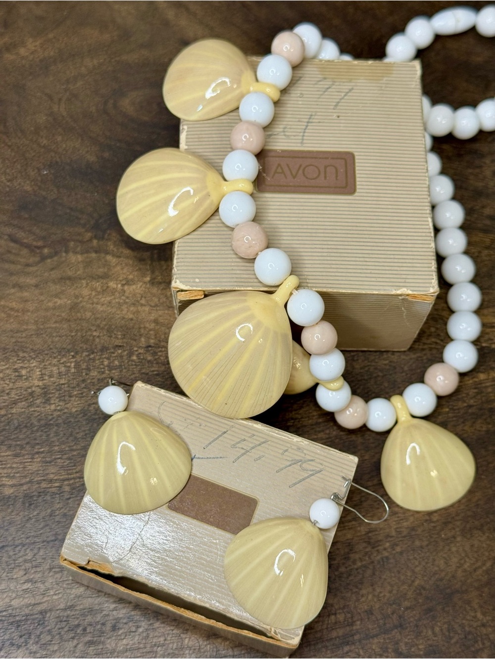 Vintage 1987 Avon Seashore Necklace and Earrings Set